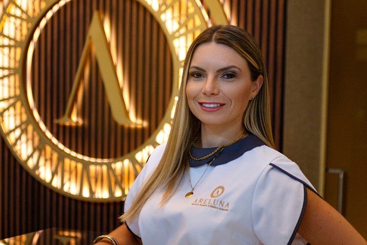 Nicaela Cabral - Receção e Organização na Clínica Dentária e Estética AreLuna Porto